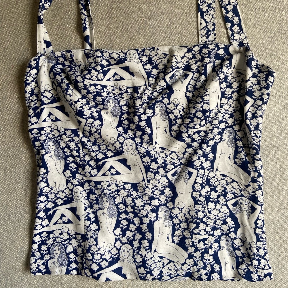 REFORMATION ELAINE TOP IN AU NATURALE SIZE 8 BEAUTIFUL RARE TO FIND BARELY WORN